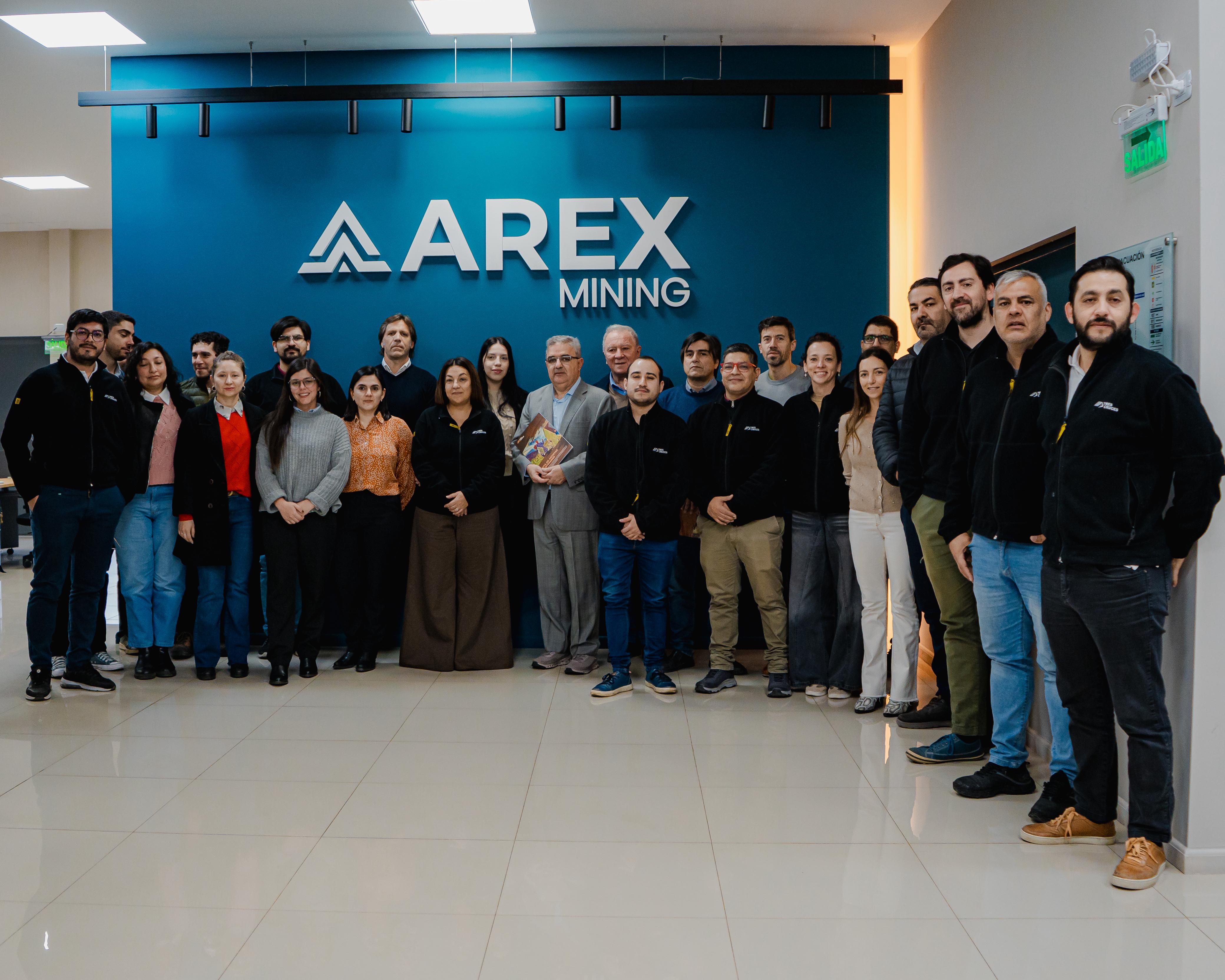 Litifera presentó su laboratorio a autoridades locales